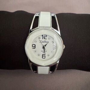 CLEARANCE XinHua White and Silver Quartz Watch